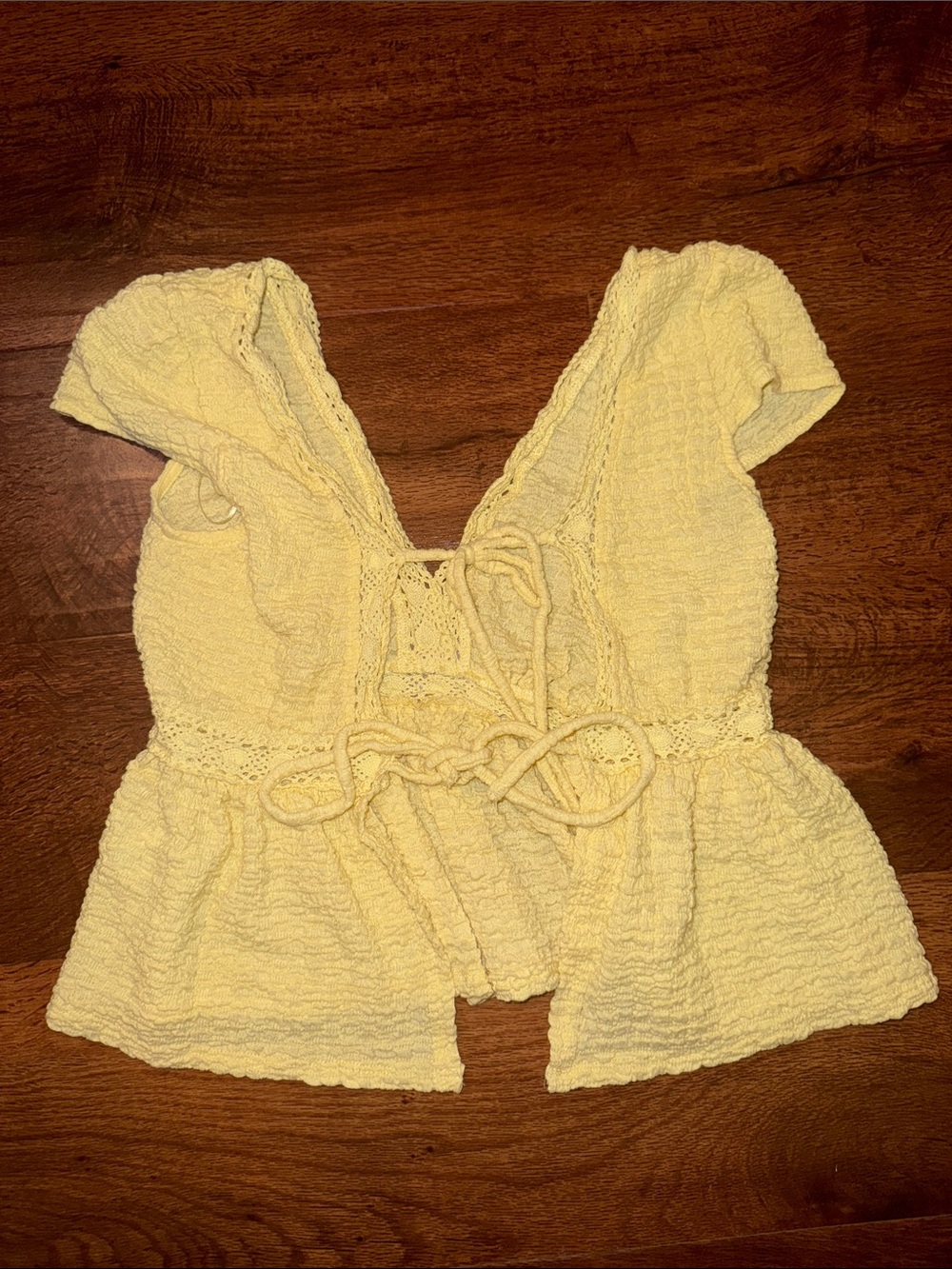 Yellow top - Picture 2 of 3